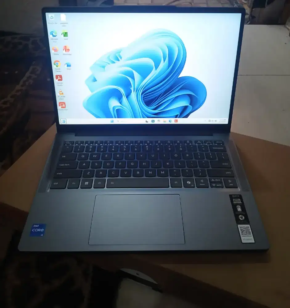 Leptop Lenovo IdeaPad Slim 3 14IRH10