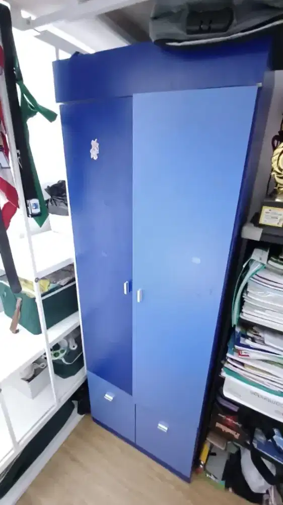 Lemari anak Biru Bahan kuat