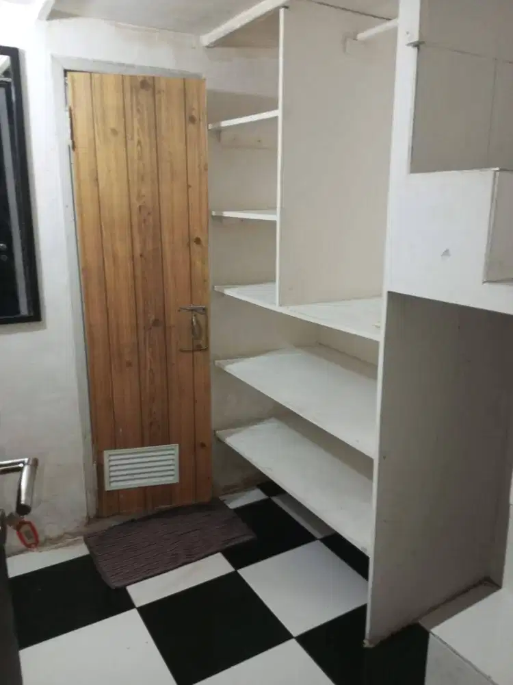 Kost design 2 lantai mezzanine siap masuk