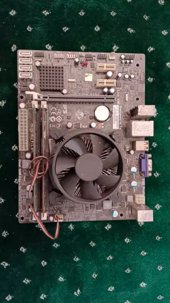 Sepaker Mobo ECS H61, Corei3, DDR 3 (4GBx2)