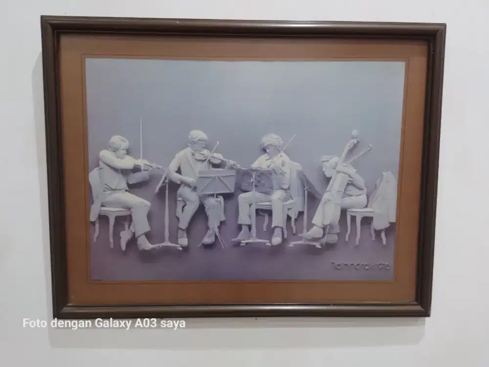 Lukisan jadul pemain biola Reinnard 1976. P.65cm x T.50cm.