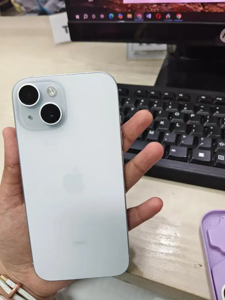 Dijual Iphone 15 warna Blue 128
