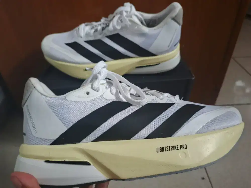 Sepatu running adizero Boston adidas