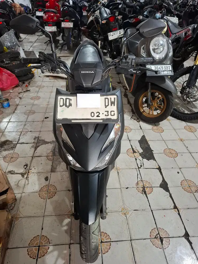 Honda Beat Street 2025 hitam