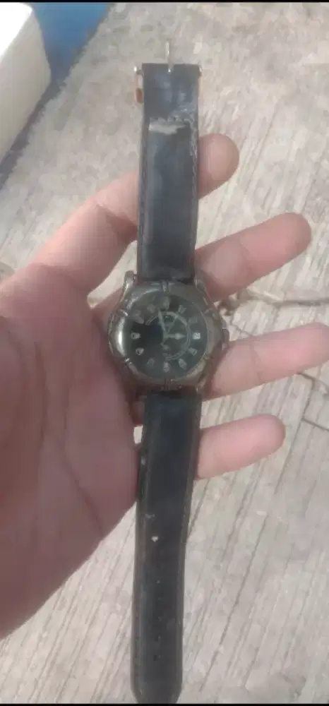 Jam Tangan Hugo Maxx