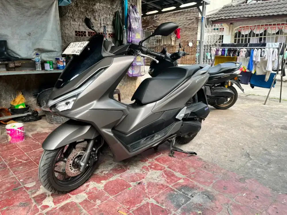 DIJUAL CEPAT HONDA PCX CBS GRESSS