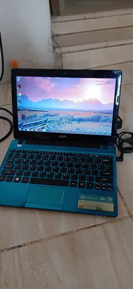 Laptop ACER Aspire One 725 RAM 2GB