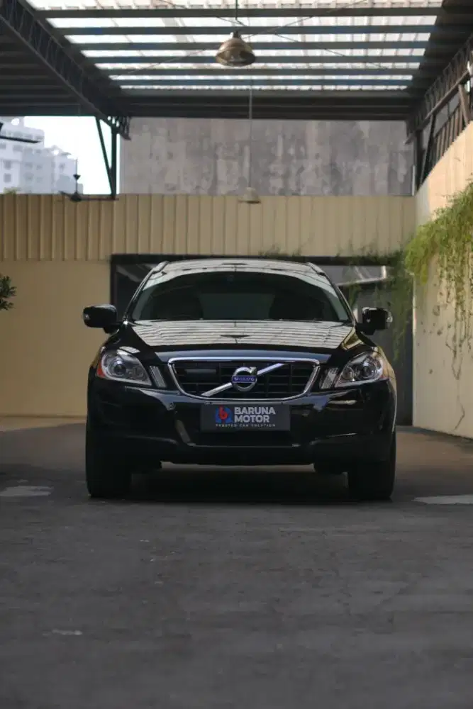 VOLVO XC60 T5 2012
