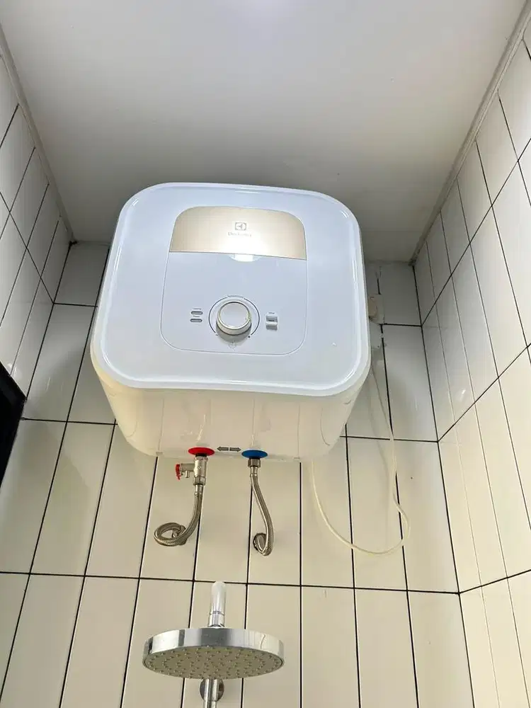 Water heater electrolux