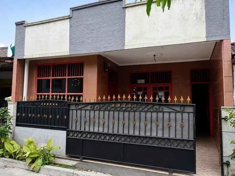 DIJUAL RUMAH TINGGAL 2 LANTAI DI PERUMAHAN BUKIT PESANGGRAHAN INDAH
