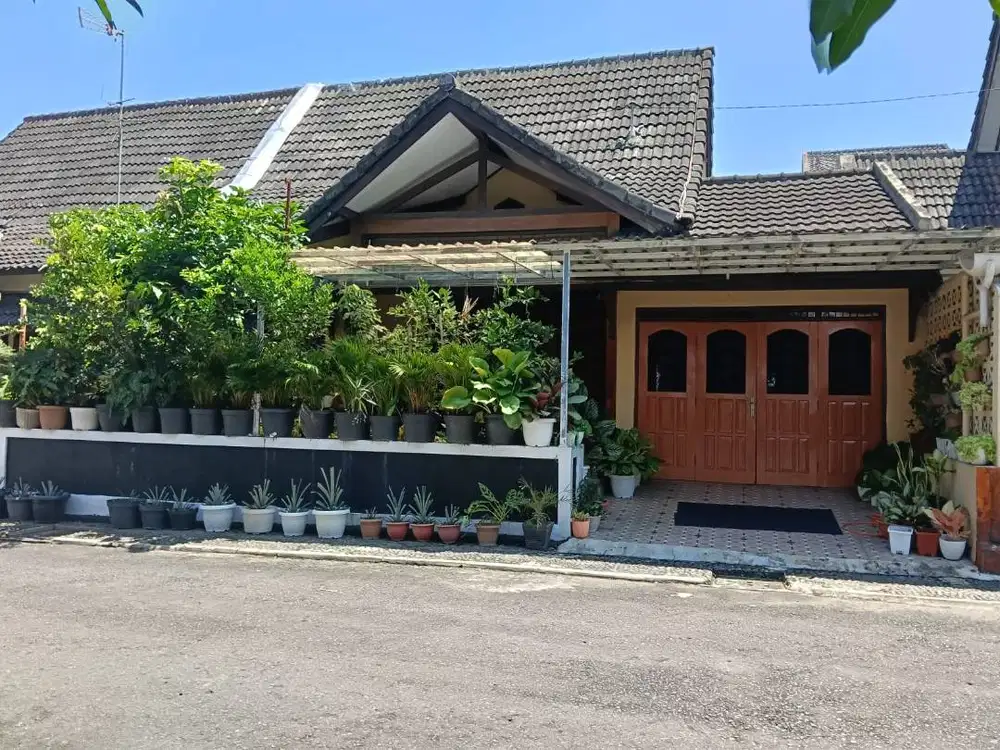 RUMAH DIKONTRAKAN DALAM PERUMAHAN DEKAT DENGAN SCH