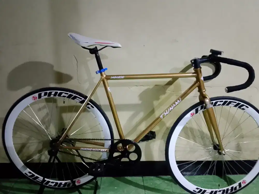 sepeda fixie tsunami