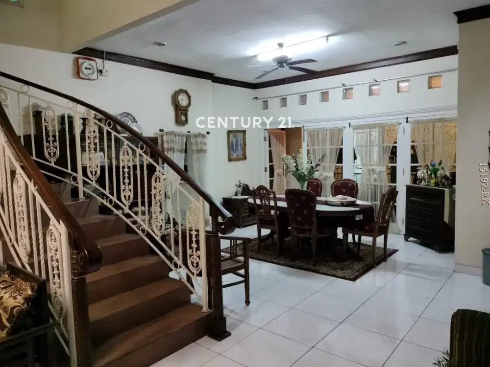 Dijual Rumah Luas Dua Lantai di Camar Bintaro Jaya Sektor 3