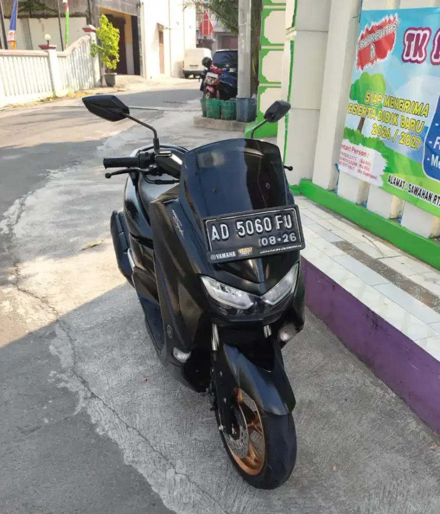 Nmax new Plat Solo