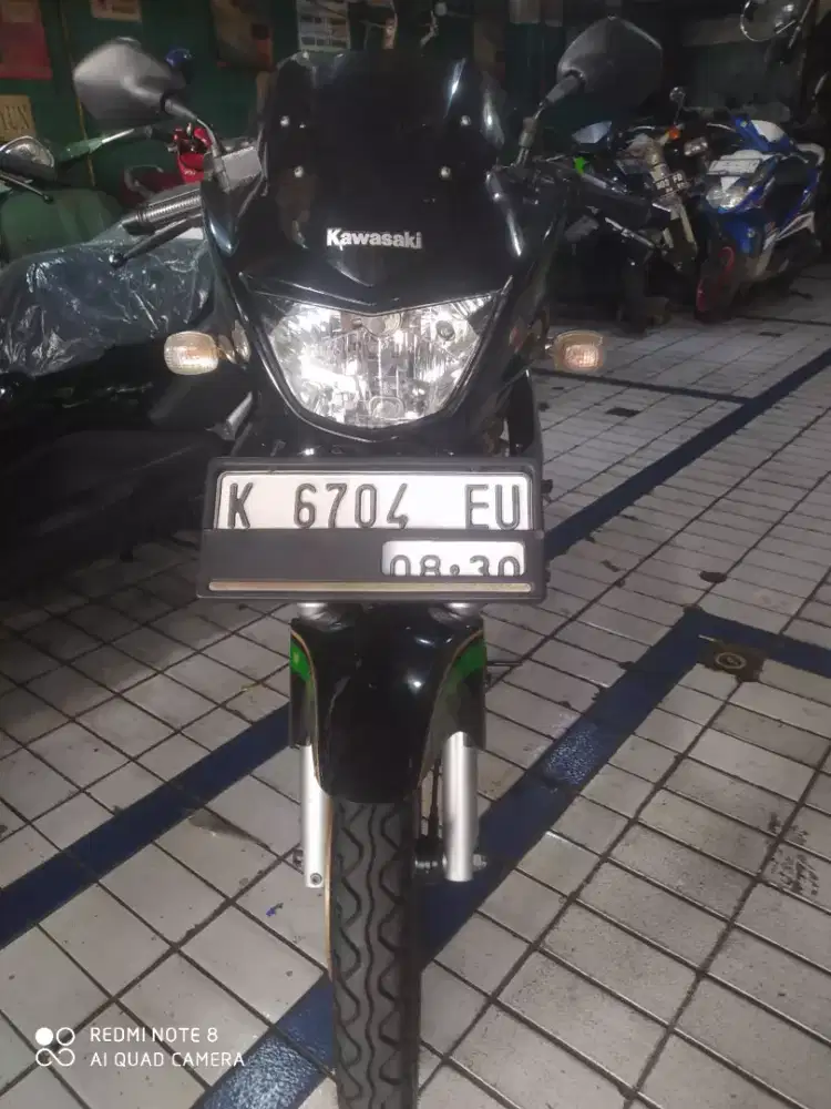 Kawasaki ninja 150R 2015 motor simpanan(km 10rb asli)ban tembus