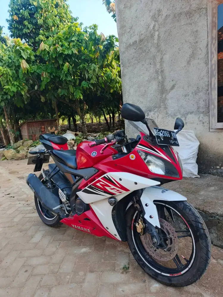 Yamaha r15 v2 2014