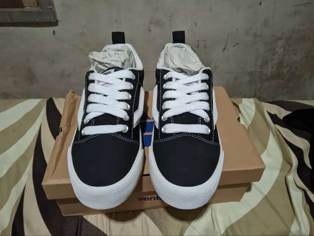 Sepatu Ventela Fatboy Hitam Putih Ukuran 43