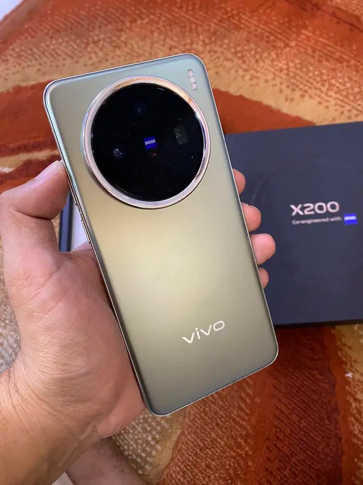 Vivo X200 12/256 Like New