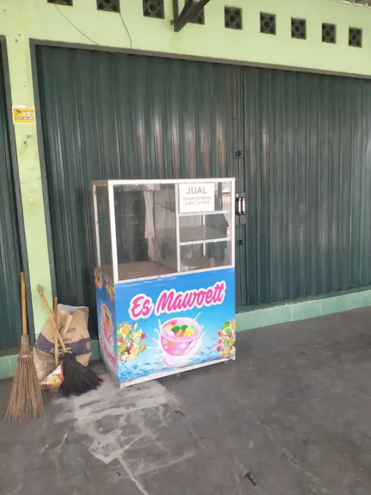 Jaga warung juice dan jajanan pasar