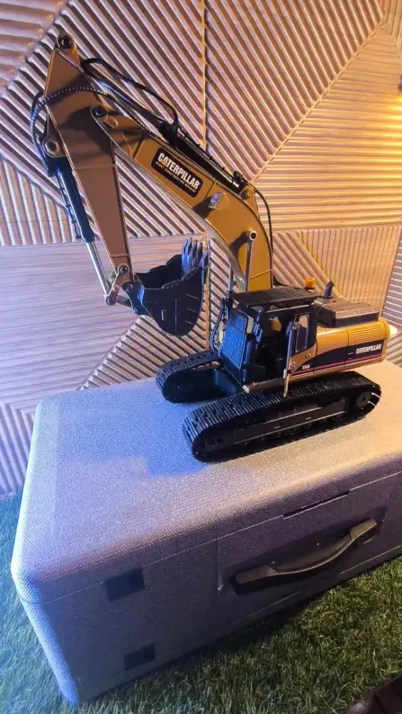 RC EXCAVATOR Huina 1580 V5 Full Metal 1:14