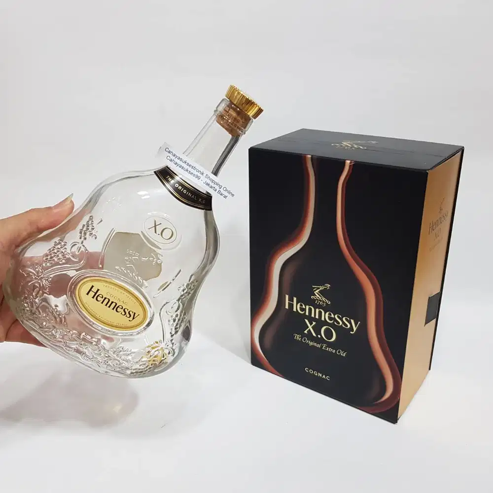 Botol Kosong Henesi Koleksi Hiasan Kamar Botol Bekas Minuman Import