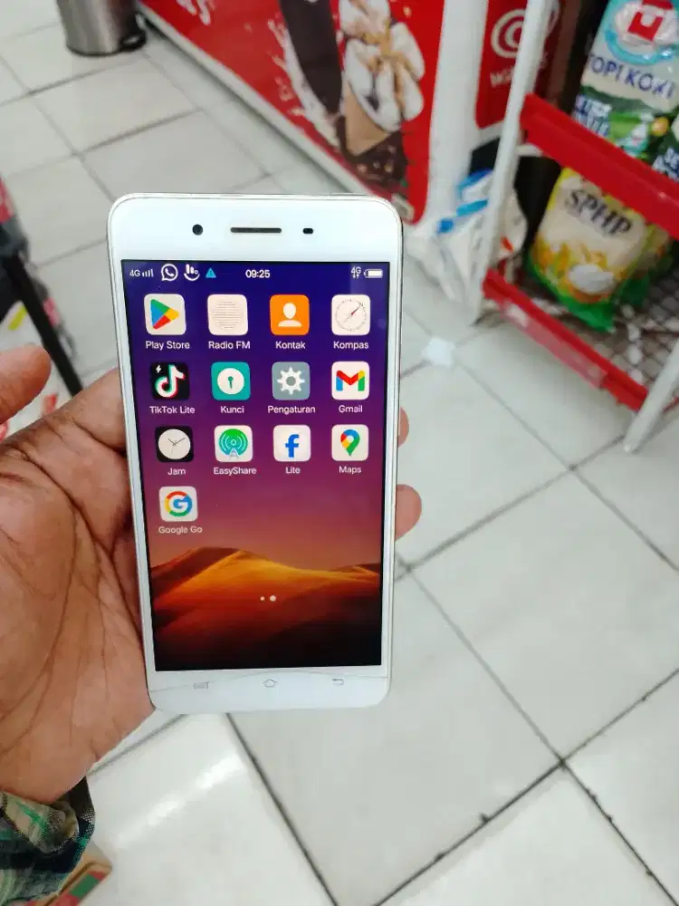 Jual hp Vivo Y55A jaringan 4G LTE ram 2/16GB camera bagus