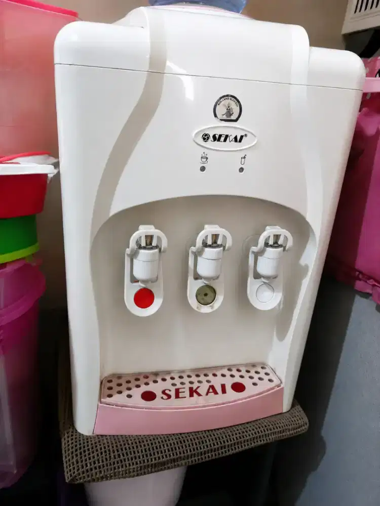 Dispenser panas dingin sekai