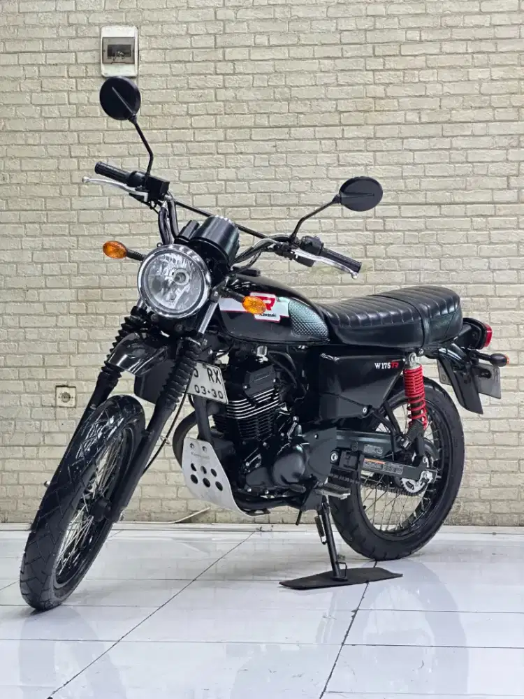 ODO 12RB‼️ Kawasaki W175 TR 2025 Black Favorit
 - Mustika motor