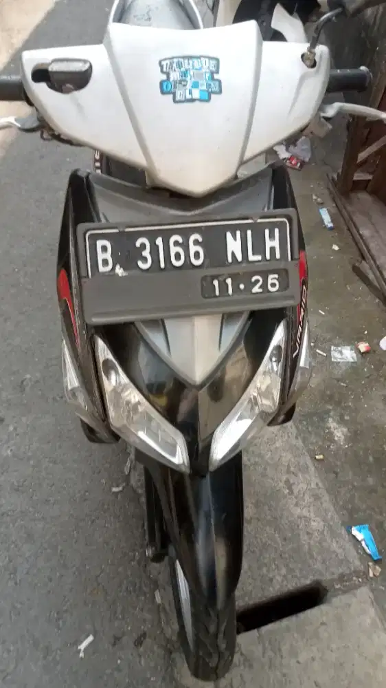Di jual 1 unit sepeda motor sekuter merk Honda Vario