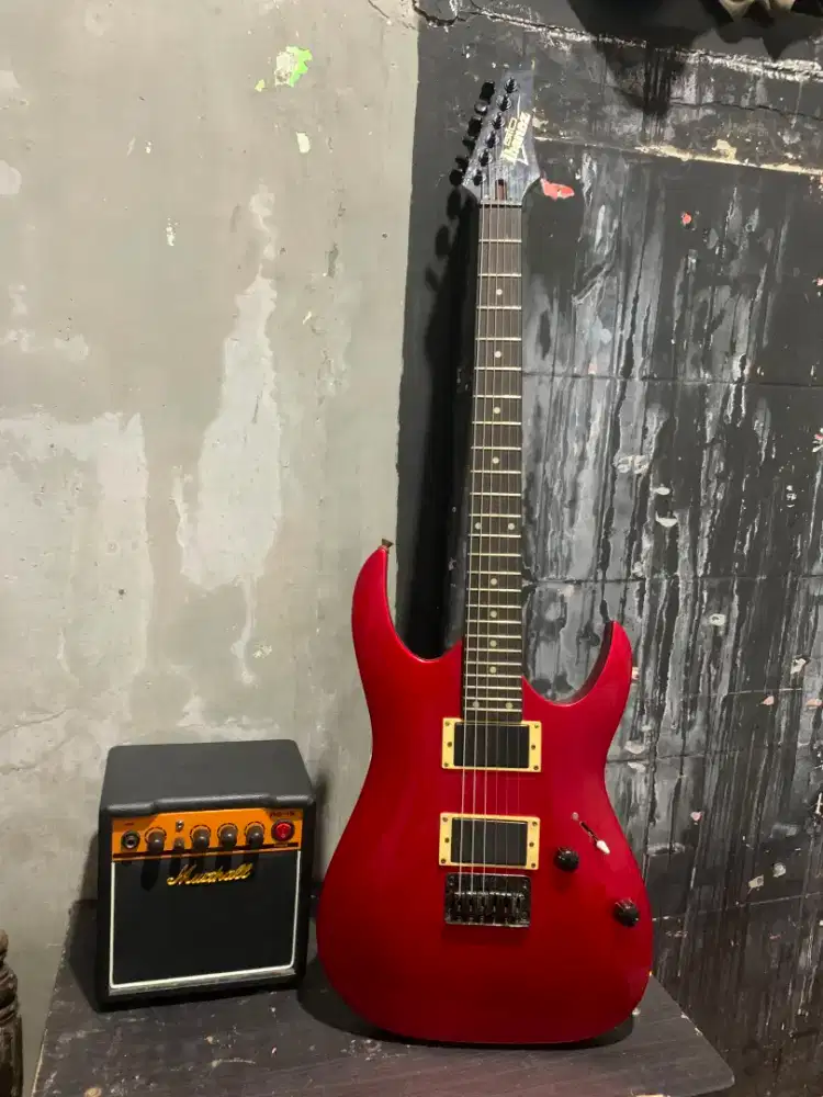 Gitar listrik ibanez dan ampli