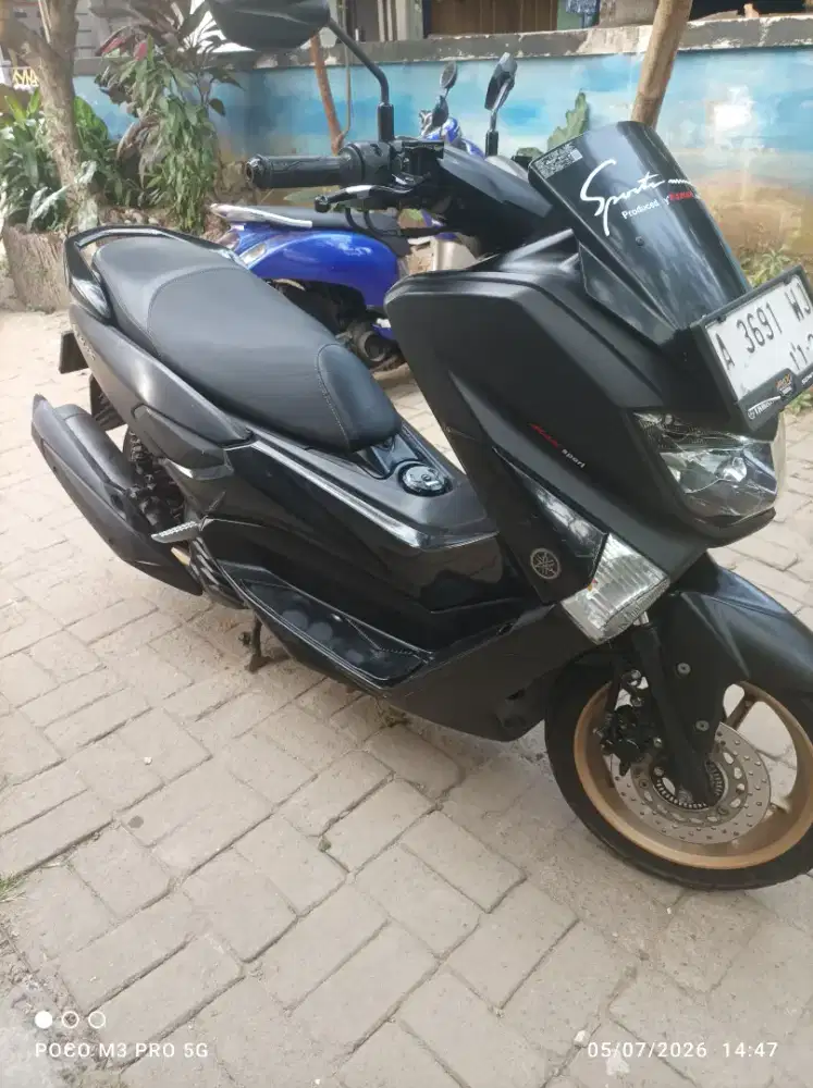Yamaha NMAX 2019 hitam