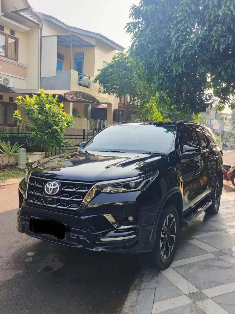Toyota Fortuner 2.4 VRZ 4x2 A/T Tahun 2021