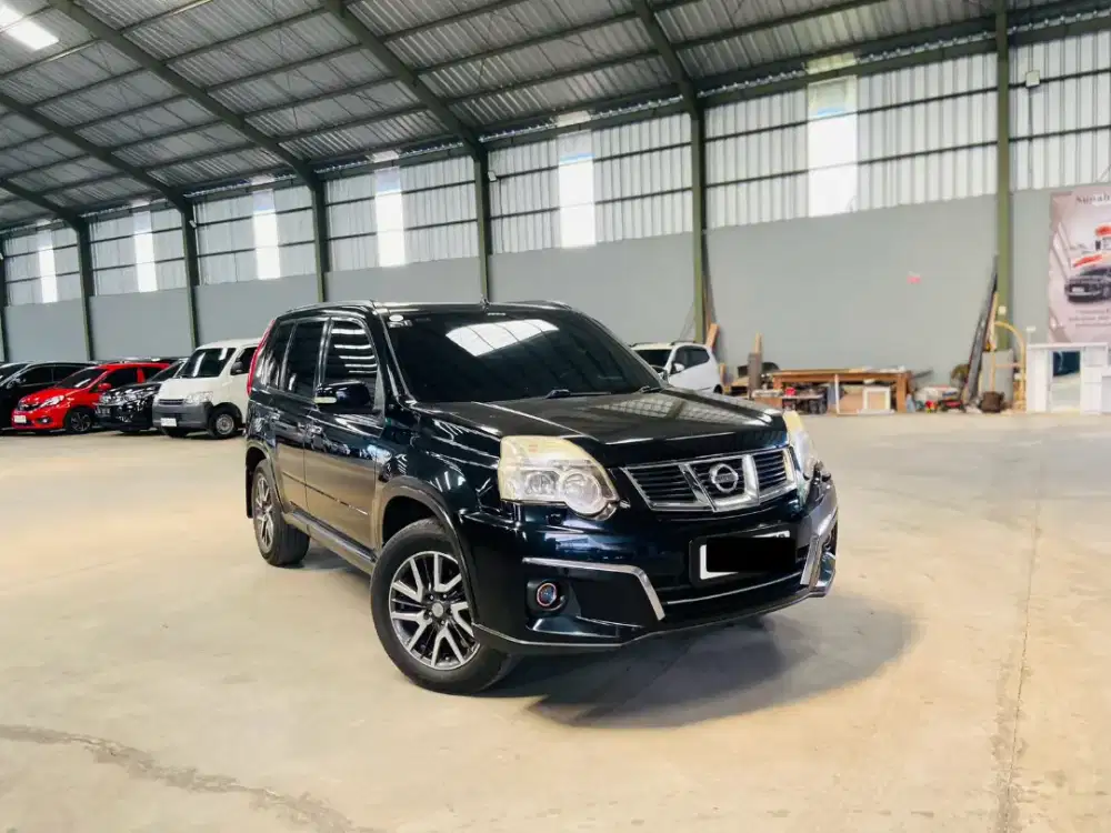 Nissan Xtrail 2.5 XT 2013 / 2014 AT Matic, Sangat terawat X-Trail