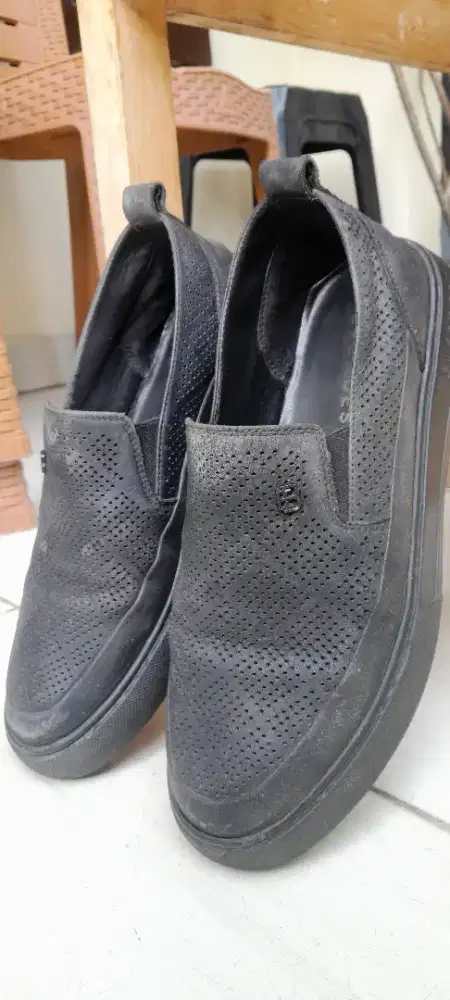 Dijual sepatu bekas