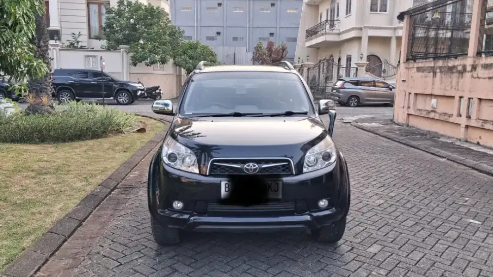 Toyota Rush S Manual 2010