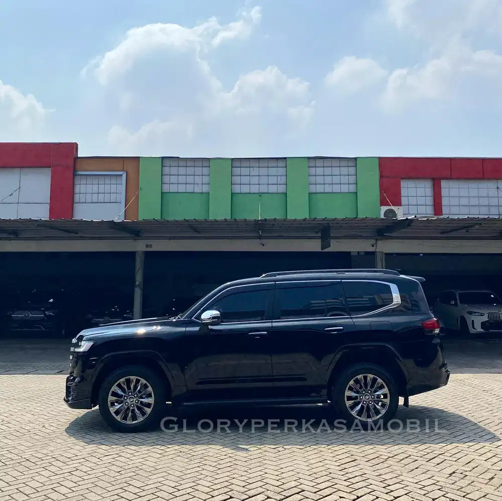 Toyota Land Cruiser 300 VXR 2024/ 2025 KM 1rb ANTIK Toyota LC300