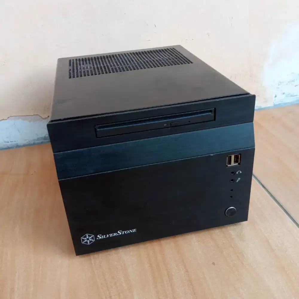 Casing Silverstone mini ITX + PSU mini Silverstone 450W 80+ Bronze