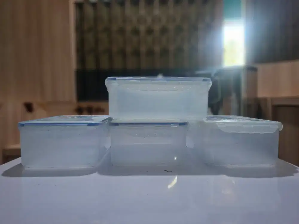 Wadah Penyimpanan Kedap Udara Bekas