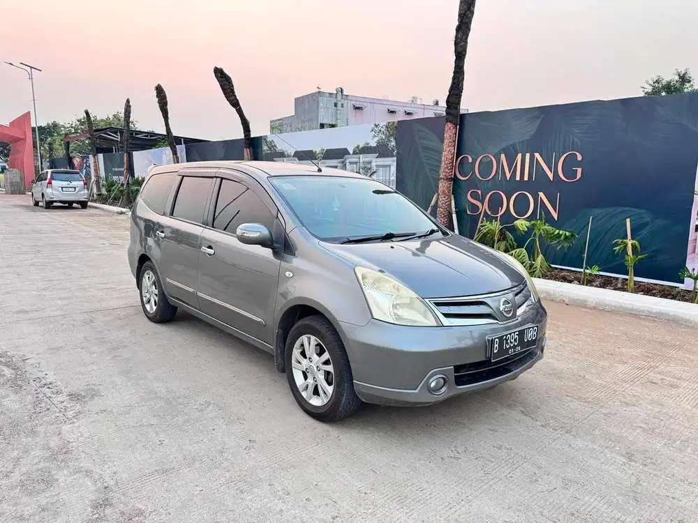 Nissan Grand livina  XV MT 2011 Bensin