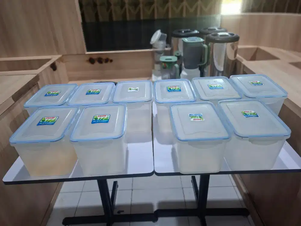 Wadah makanan kedap udara/airtight container Bekas