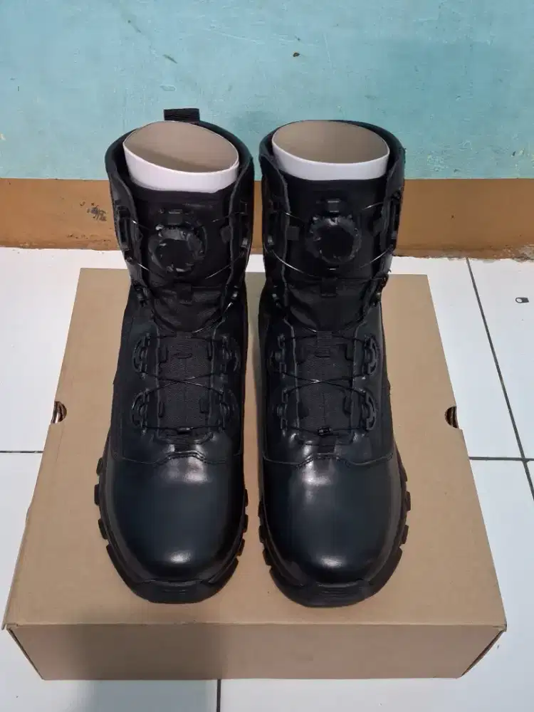 Sepatu PDL Tali Putar