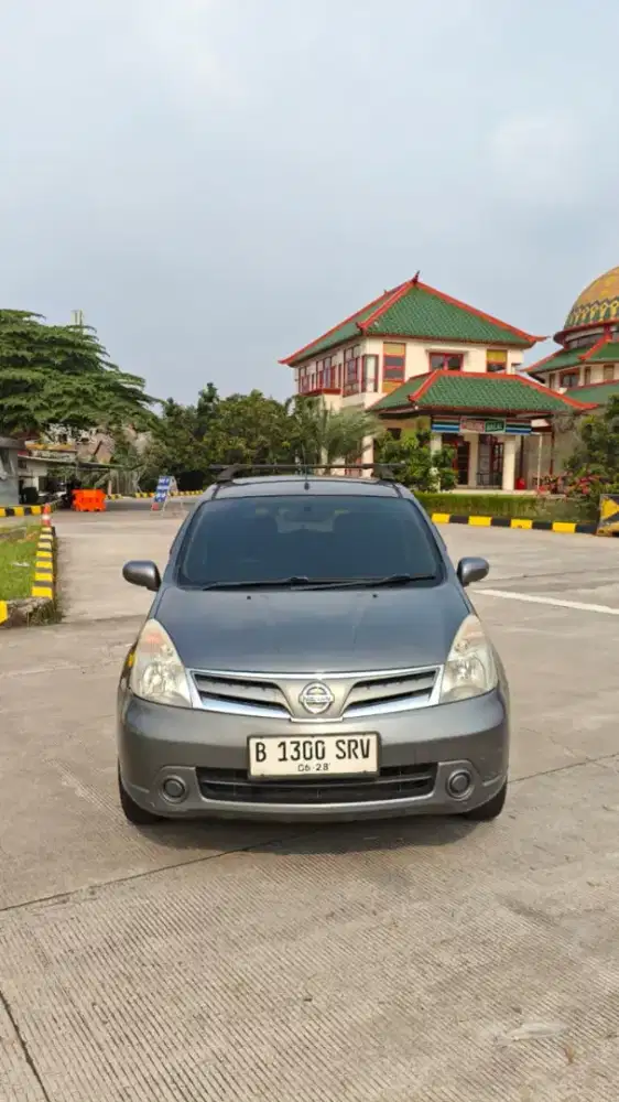 Istimewa.!! Grand livina AT 2013 tinggal pake