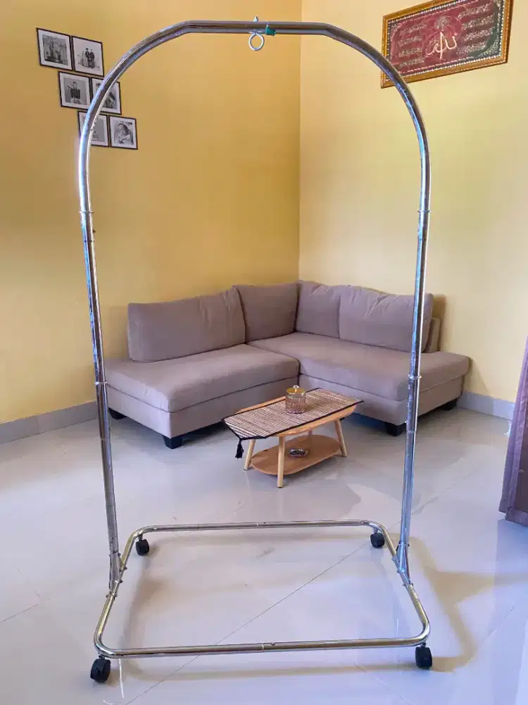 Besi ayunan, stand ayunan roda