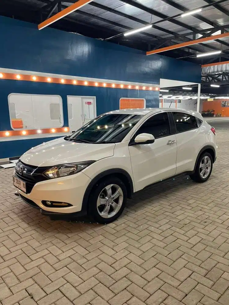 Honda HR-V 1.5 E Putih 2016