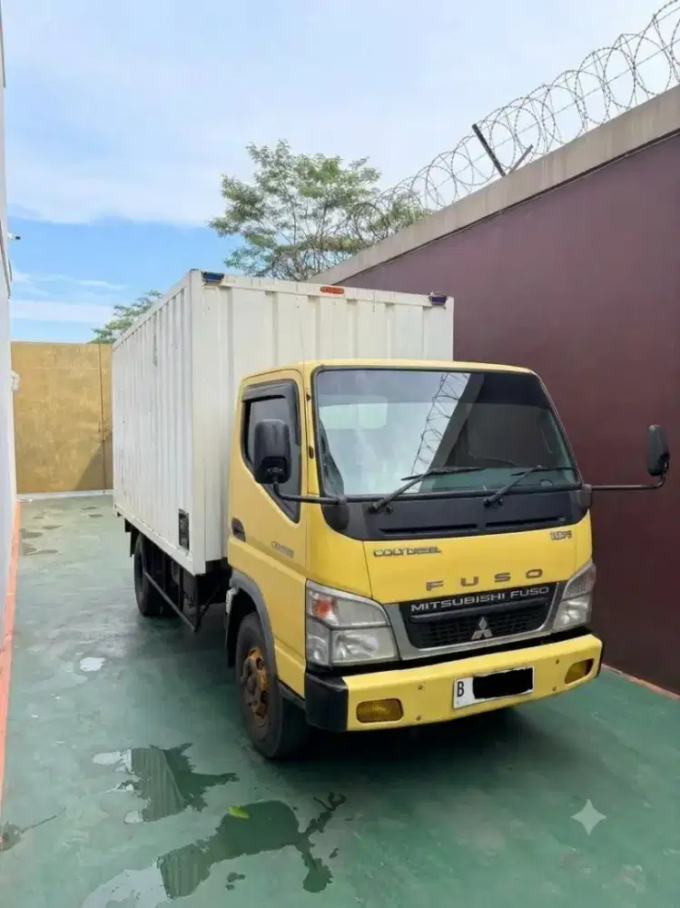 Mitsubishi Colt Diesel FE73 Box CDD Double Canter