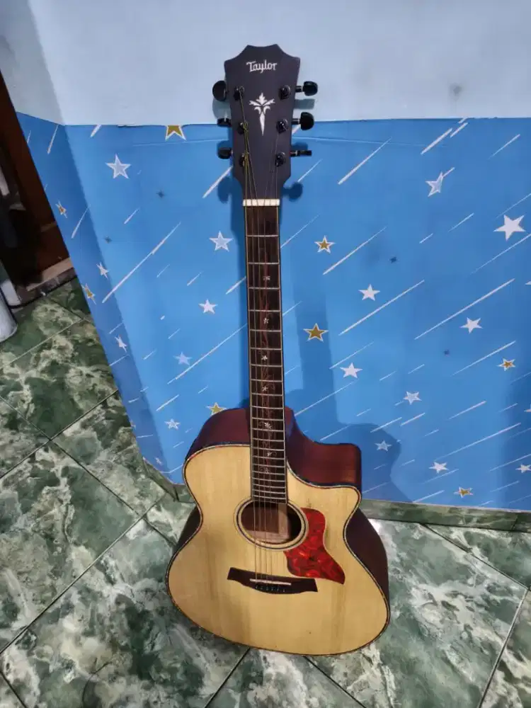 gitar akustik elektrik