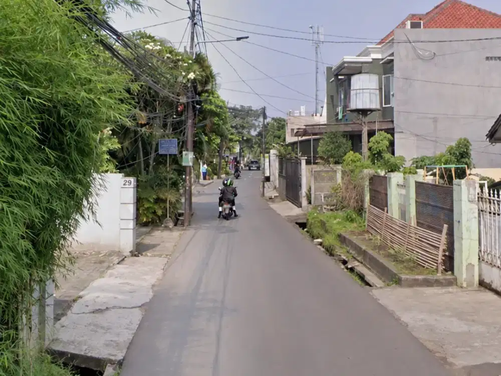 Jual Rumah tua hitung tanah di Jl Rawa Simprug dekat Senayan