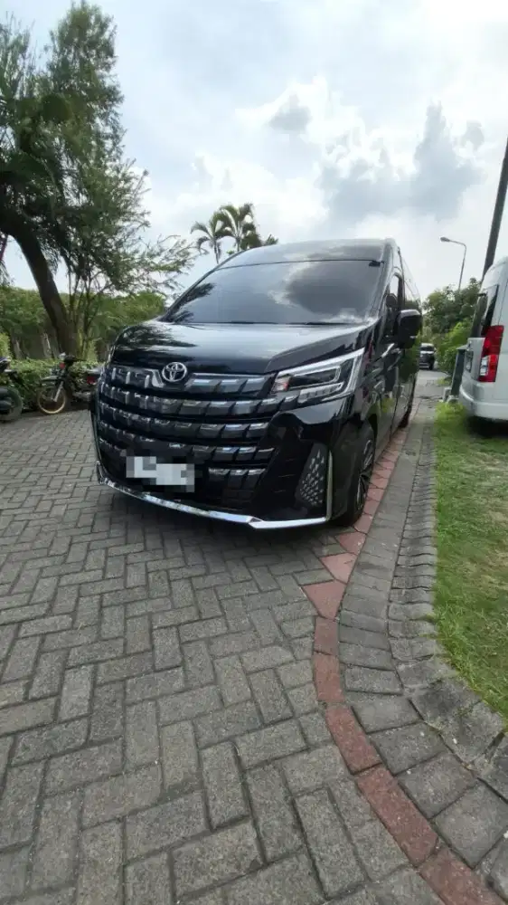 Toyota HiAce Premio 2.8 Diesel M/T 2024 Black