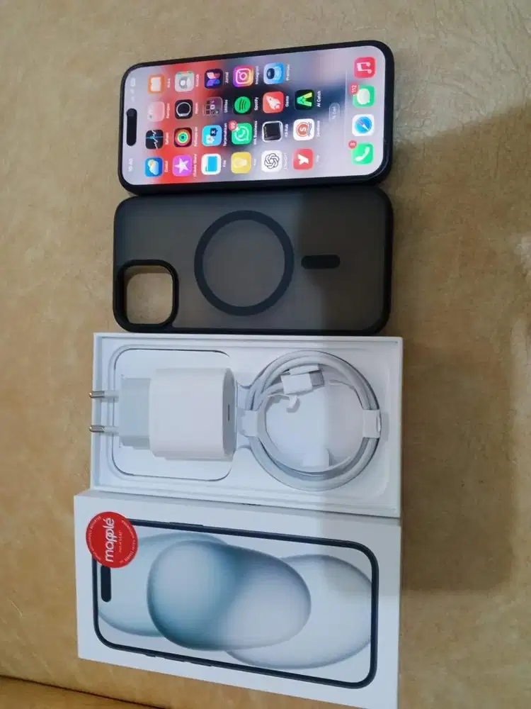 iphone 15 seperti baru hitam