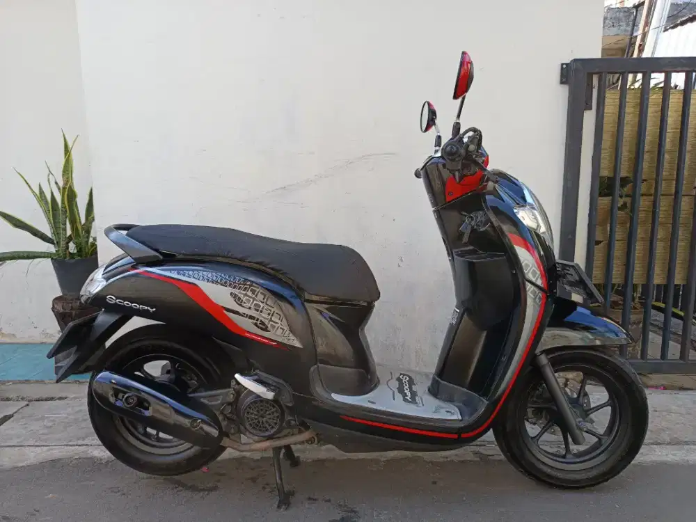 Honda scoopy donat 2019 lengkap mesin halus